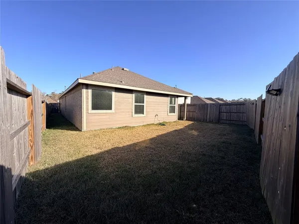 $2,000 | 2023 Foxtail Crk Court, Crosby, TX 77532