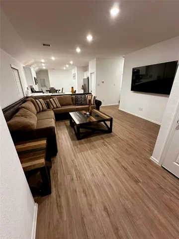 $2,300 | 2023 Foxtail Crk Court, Crosby, TX 77532