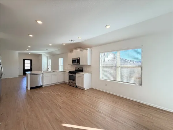 $2,000 | 2023 Foxtail Crk Court, Crosby, TX 77532