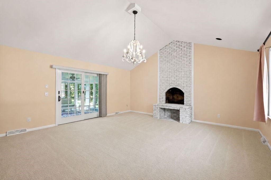 84 Brewster Road West Springfield, MA 01089 - Photo 4 of 35