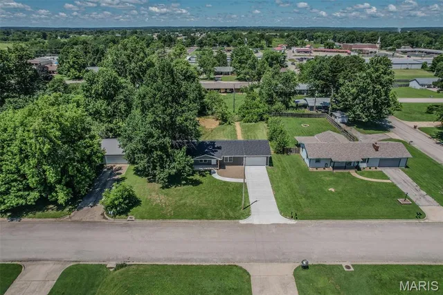 $229,000 | 1507 Finn Drive, Lebanon, MO 65536