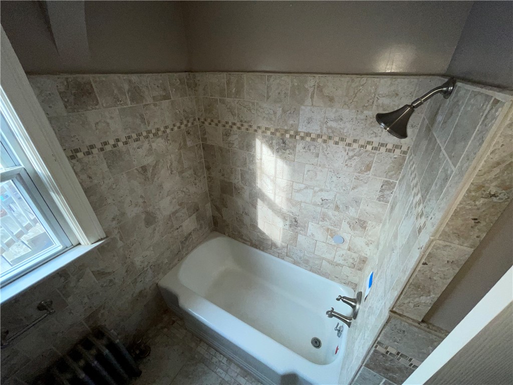 159 Rosemere Road Pawtucket, RI 02861 - Photo 8 of 14 Gallery Image 8