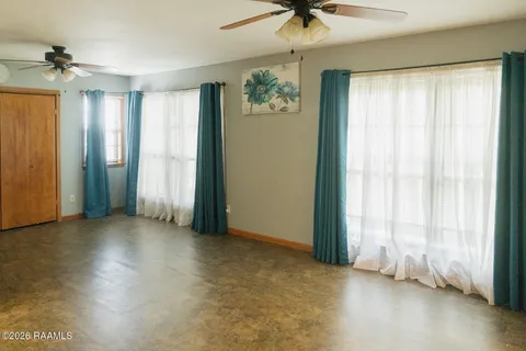 $180,000 | 2806 Riverwood Road, New Iberia, LA 70560