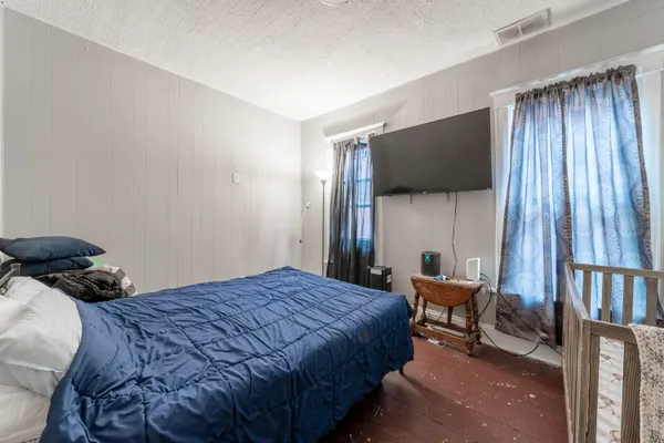 $300,000 | 529 Lake Street, Hobart, IN 46342