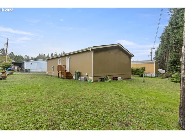 $160,000 | 69127 Wildwood Road, Unit 4, North Bend, OR 97459