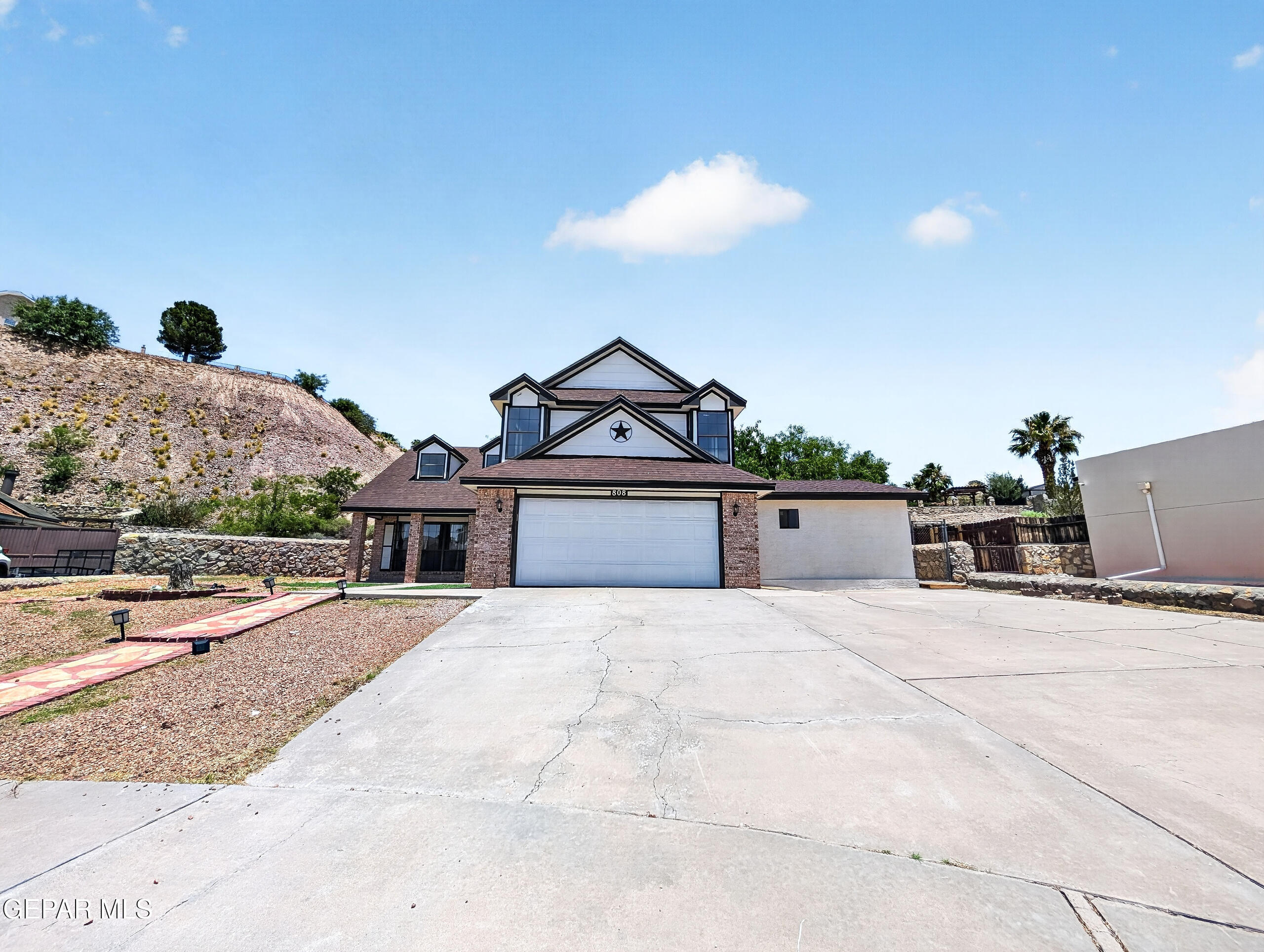 808 Rotterdam Way El Paso, TX 79912 - Photo 7 of 43 013_PXL_20260617_192909239