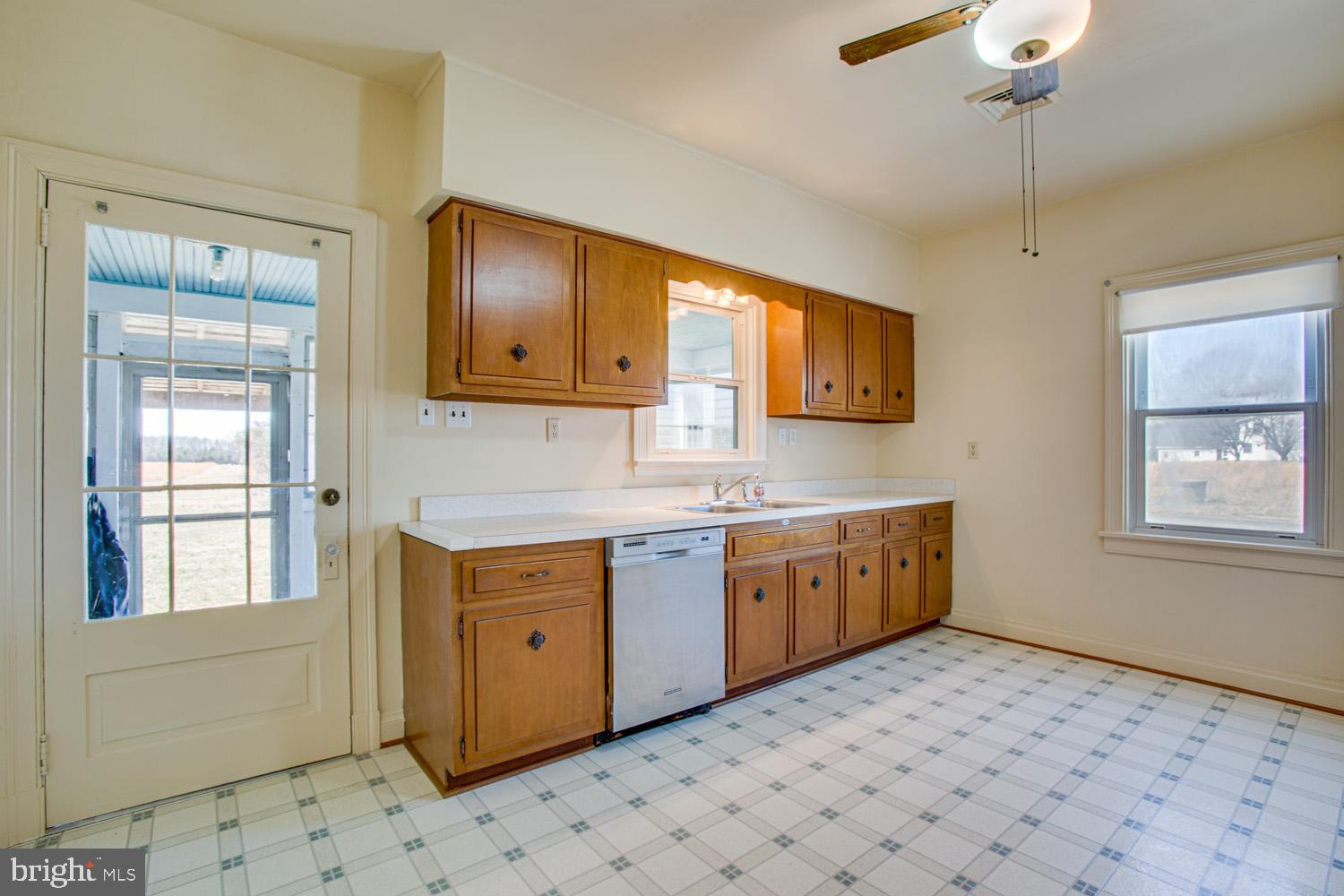 2816 Partlow Road Beaverdam, VA 23015 - Photo 8 of 29 Kitchen