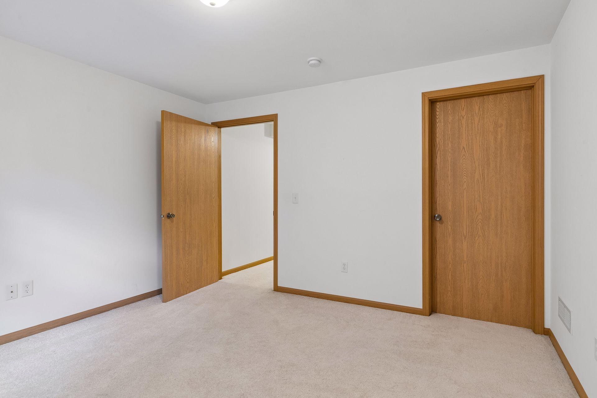 710 Emerald Ridge Roseville, MN 55113 - Photo 42 of 47