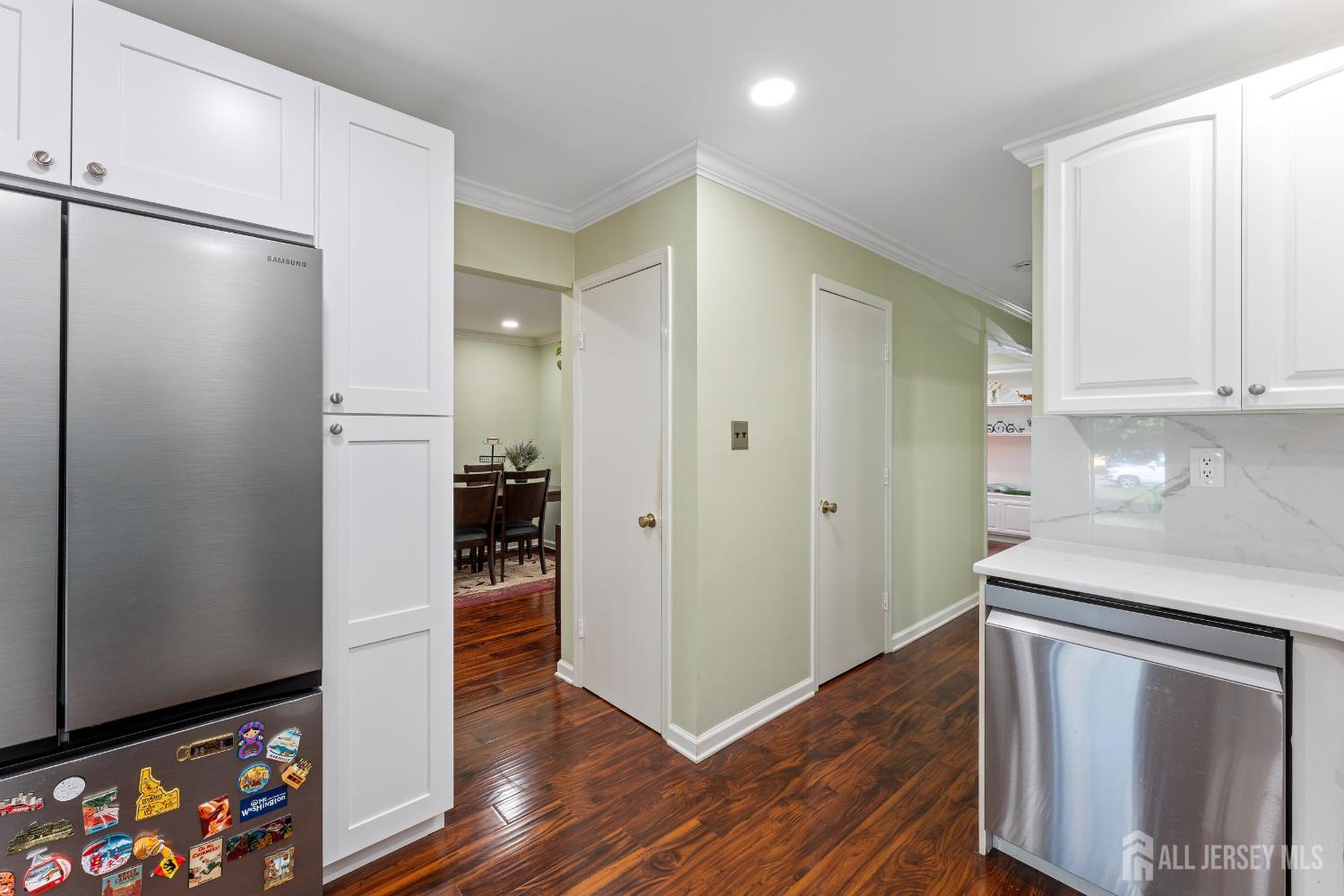 360 Constitution Circle North Brunswick, NJ 08902 - Photo 15 of 25