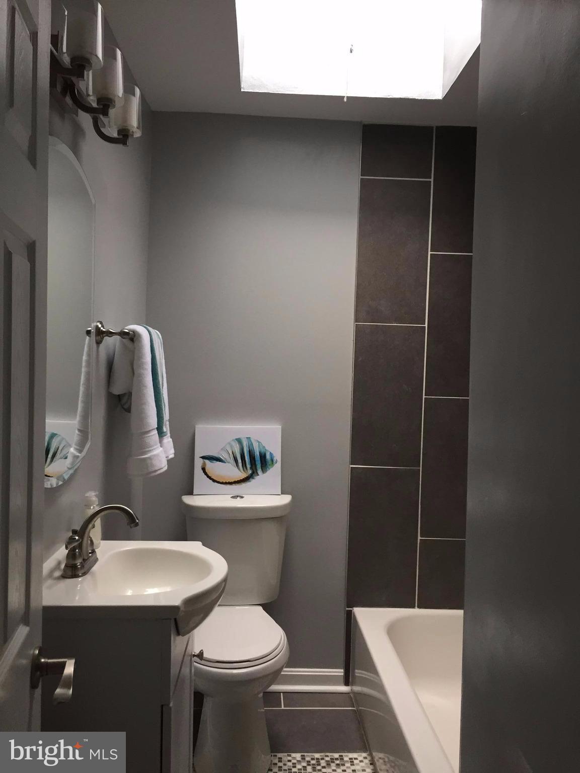 4524 Manorview Road Baltimore, MD 21229 - Photo 19 of 22 Bathroom - upstairs
