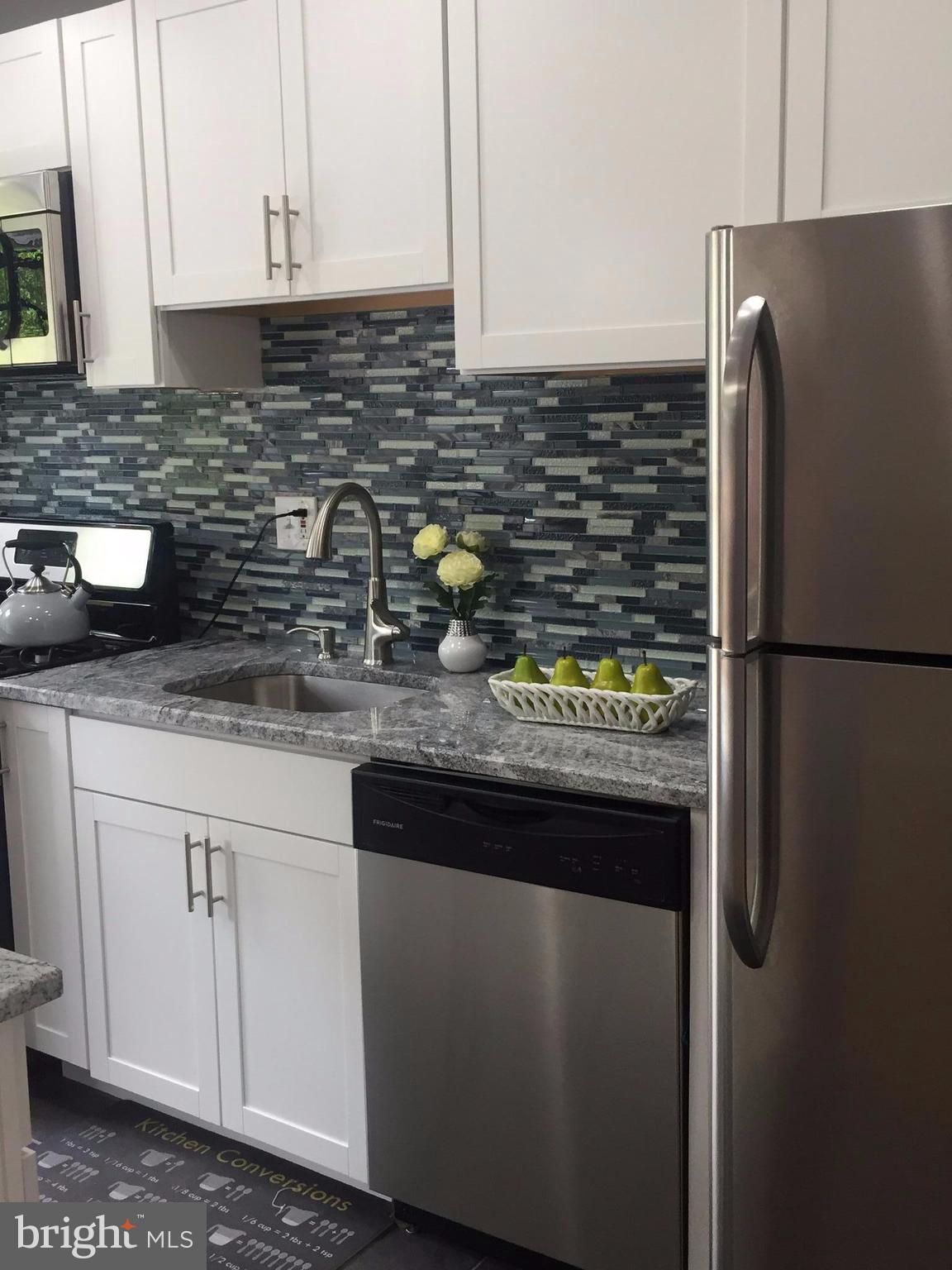 4524 Manorview Road Baltimore, MD 21229 - Photo 7 of 22 Kitchen
