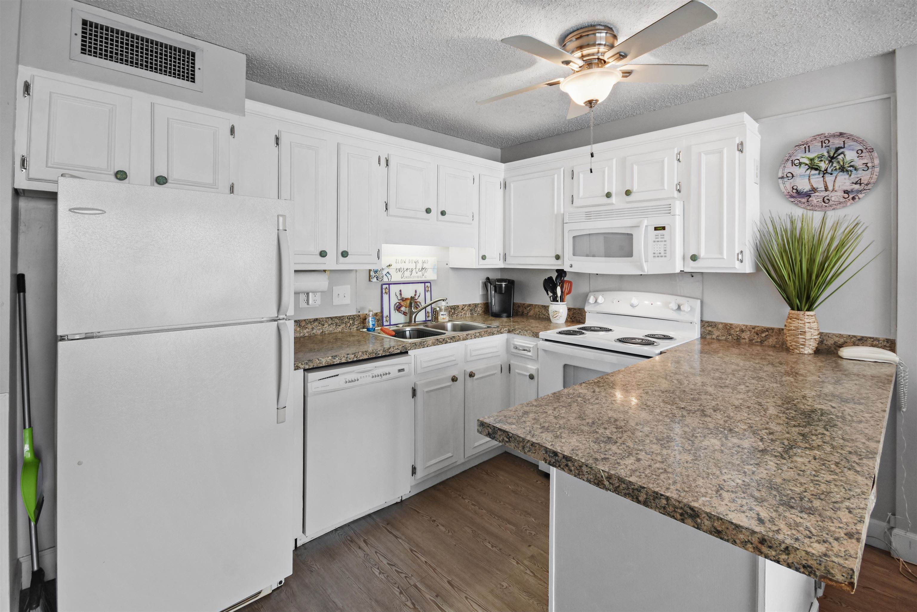 1210 North Waccamaw Drive, Unit 604 Murrells Inlet, SC 29576 - Photo 7 of 33