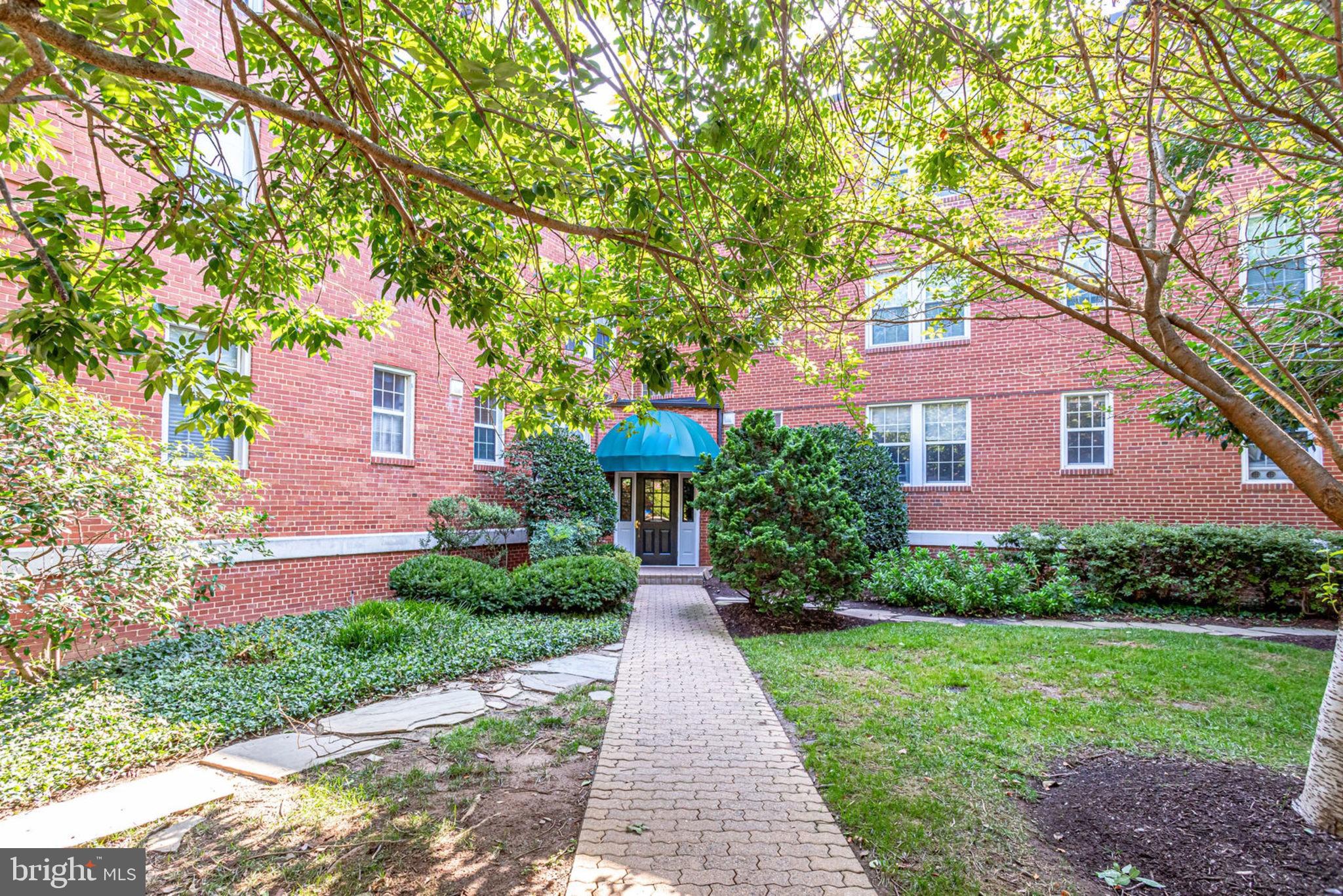 20 South Old Glebe Road, Unit 201A Arlington, VA 22204 - Photo 1 of 15 Welcome Home!
