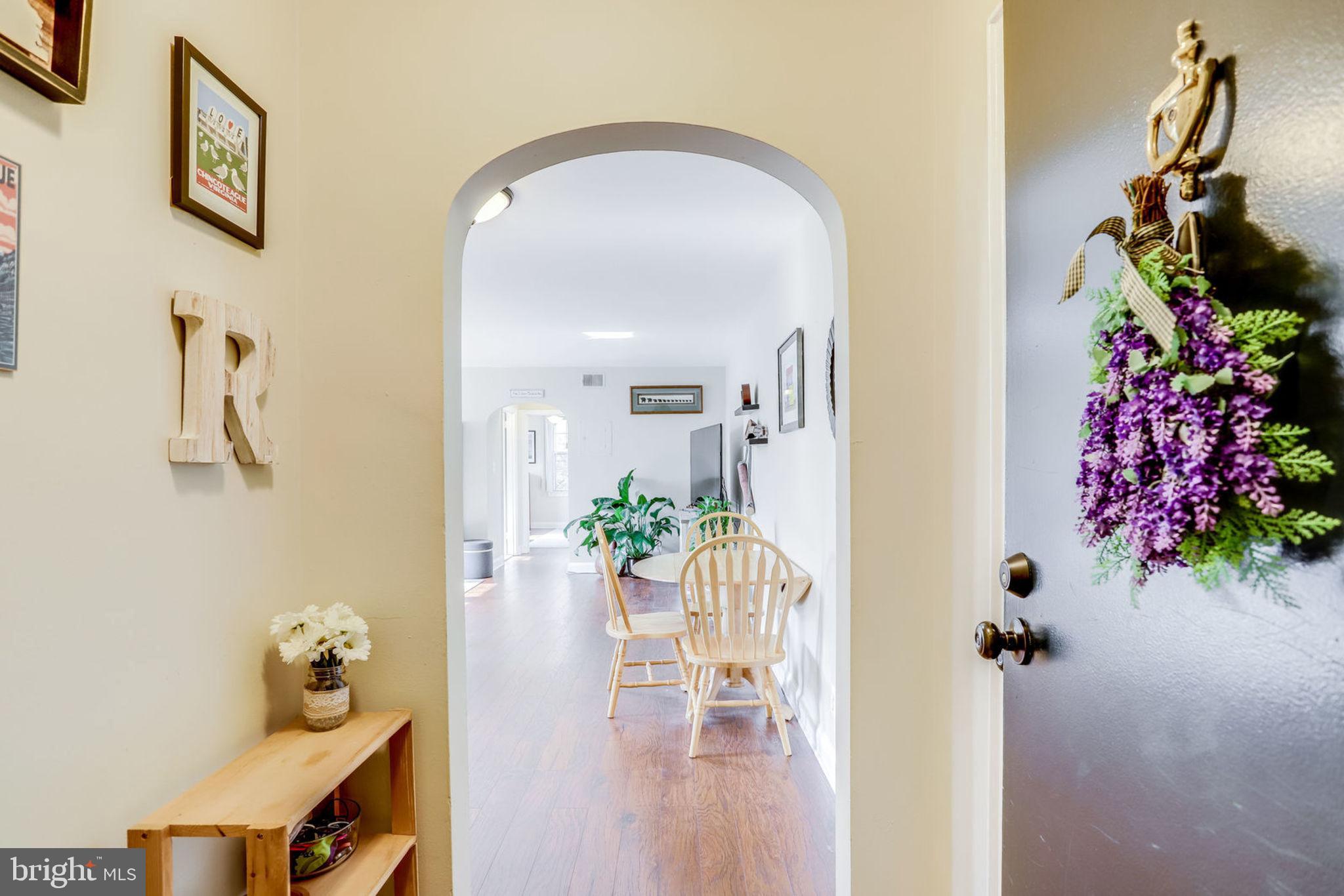 20 South Old Glebe Road, Unit 201A Arlington, VA 22204 - Photo 2 of 15 Foyer / Entrance