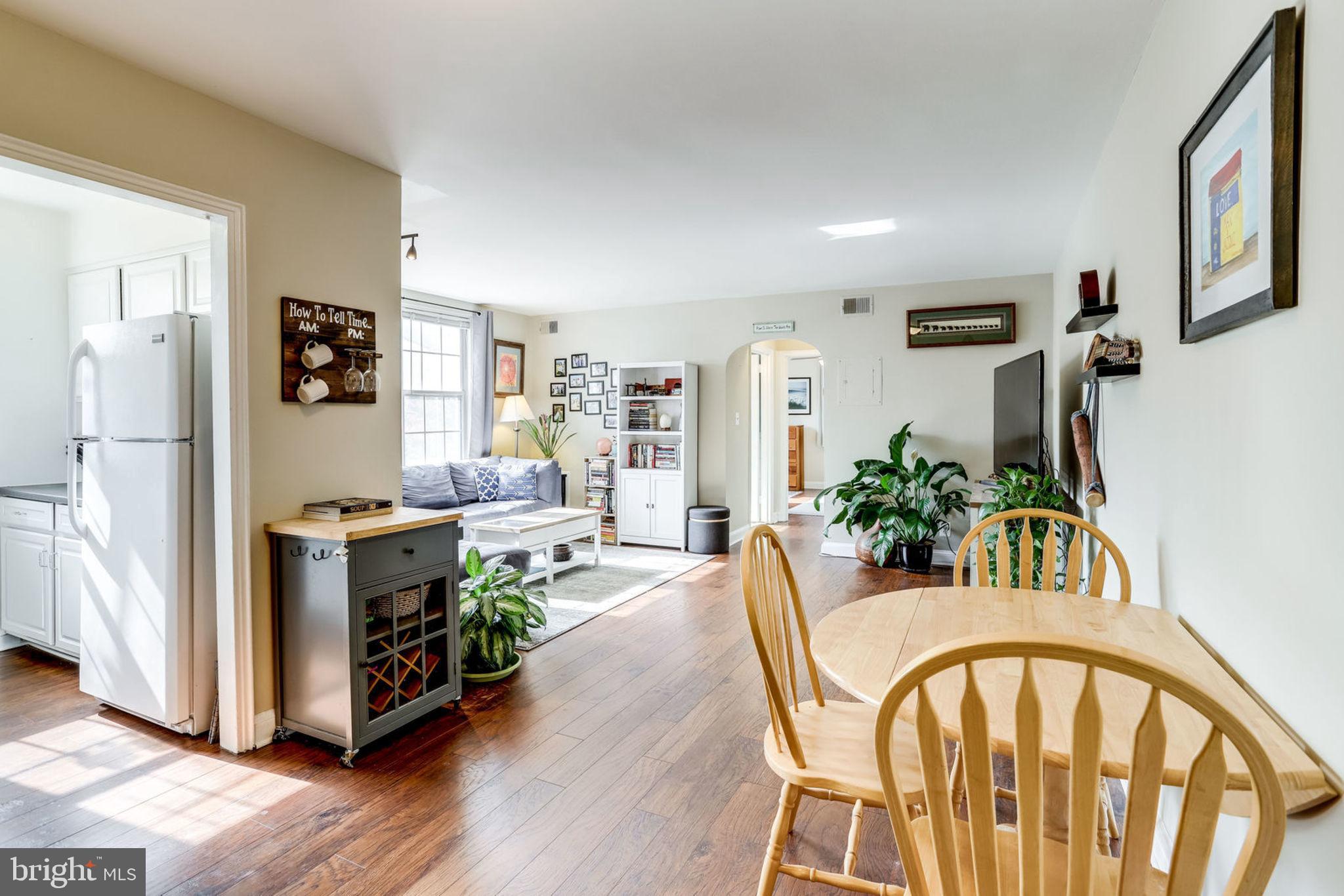 20 South Old Glebe Road, Unit 201A Arlington, VA 22204 - Photo 14 of 15 Nice open floor plan with lots of natural light!