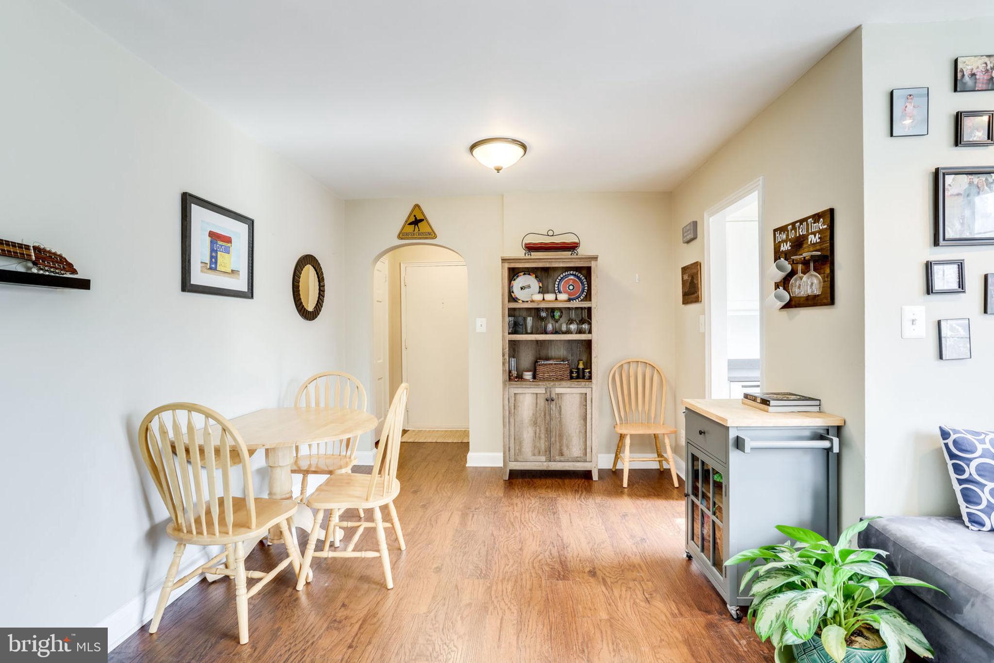 20 South Old Glebe Road, Unit 201A Arlington, VA 22204 - Photo 4 of 15 Dining Area