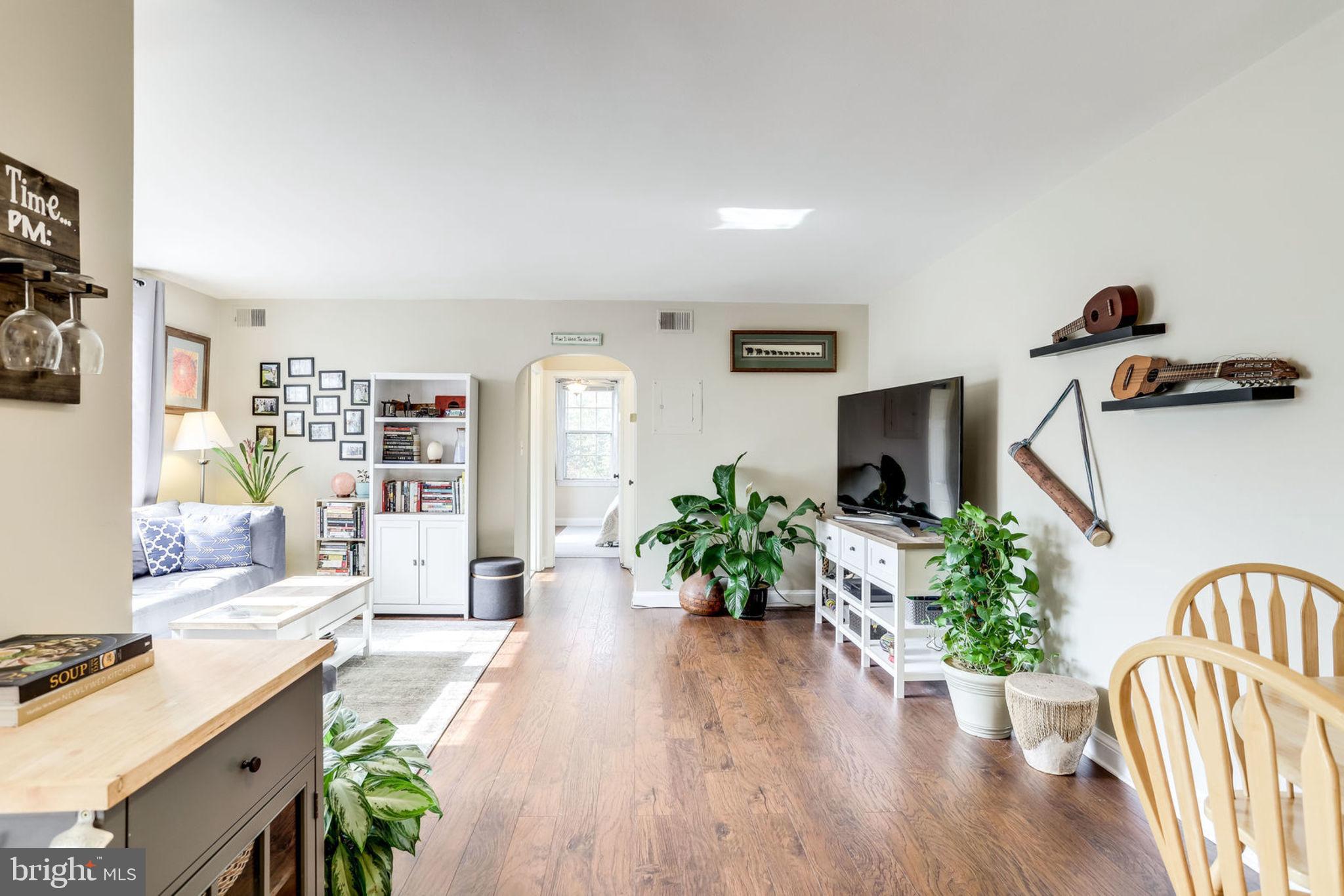 20 South Old Glebe Road, Unit 201A Arlington, VA 22204 - Photo 15 of 15 Nice open floor plan with lots of natural light!