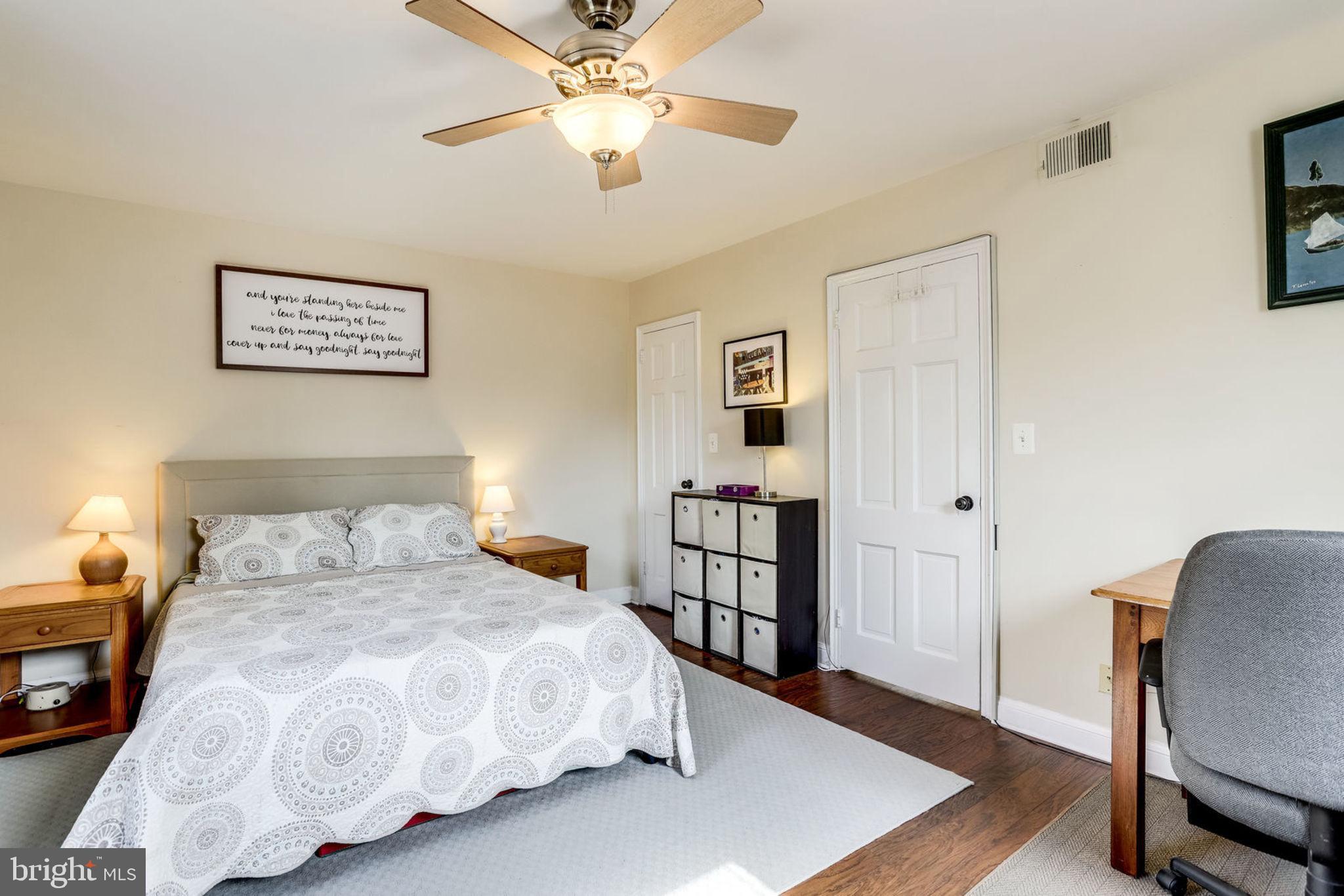 20 South Old Glebe Road, Unit 201A Arlington, VA 22204 - Photo 8 of 15 Large Master BDR w/ Sitting Area & Walk-in Closet