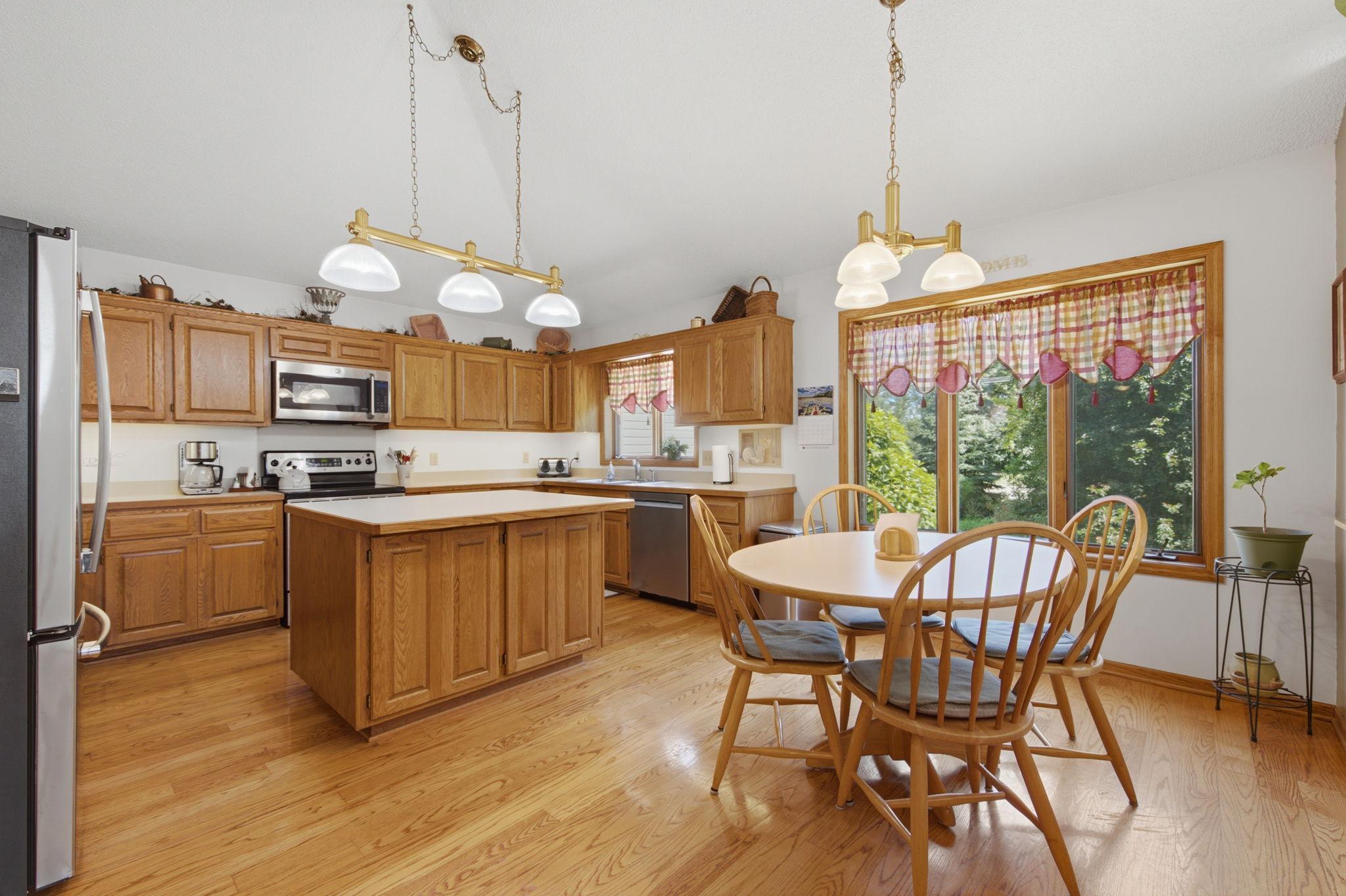 650 Bridle Ridge Road Eagan, MN 55123 - Photo 8 of 37 Gallery Image 8