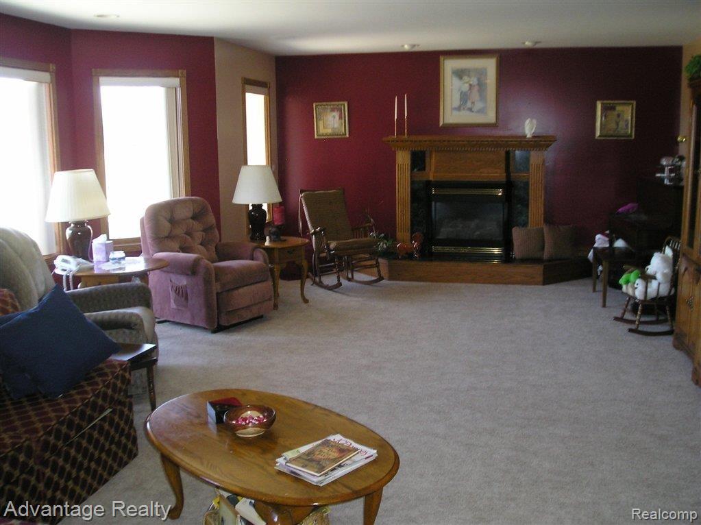 51609 Baker Road New Baltimore, MI 48047 - Photo 8 of 21 familyroom.JPG