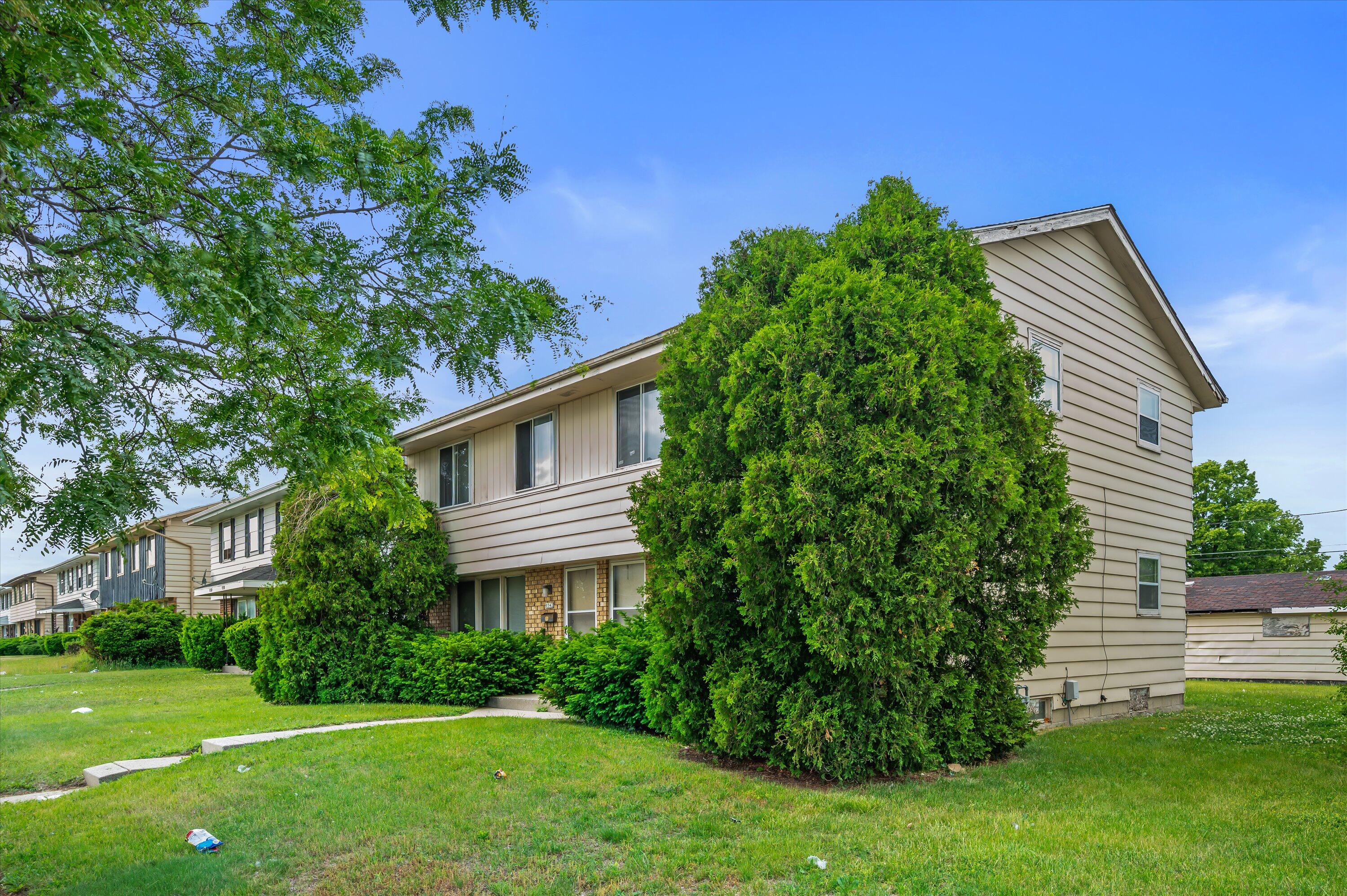 6540 West Mill Road, Unit 6542 Milwaukee, WI 53223 - Photo 2 of 33 Side