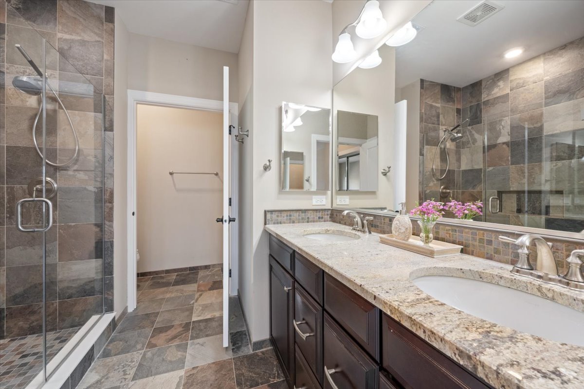 2701 Commons Drive, Unit 210 Glenview, IL 60026 - Photo 13 of 19