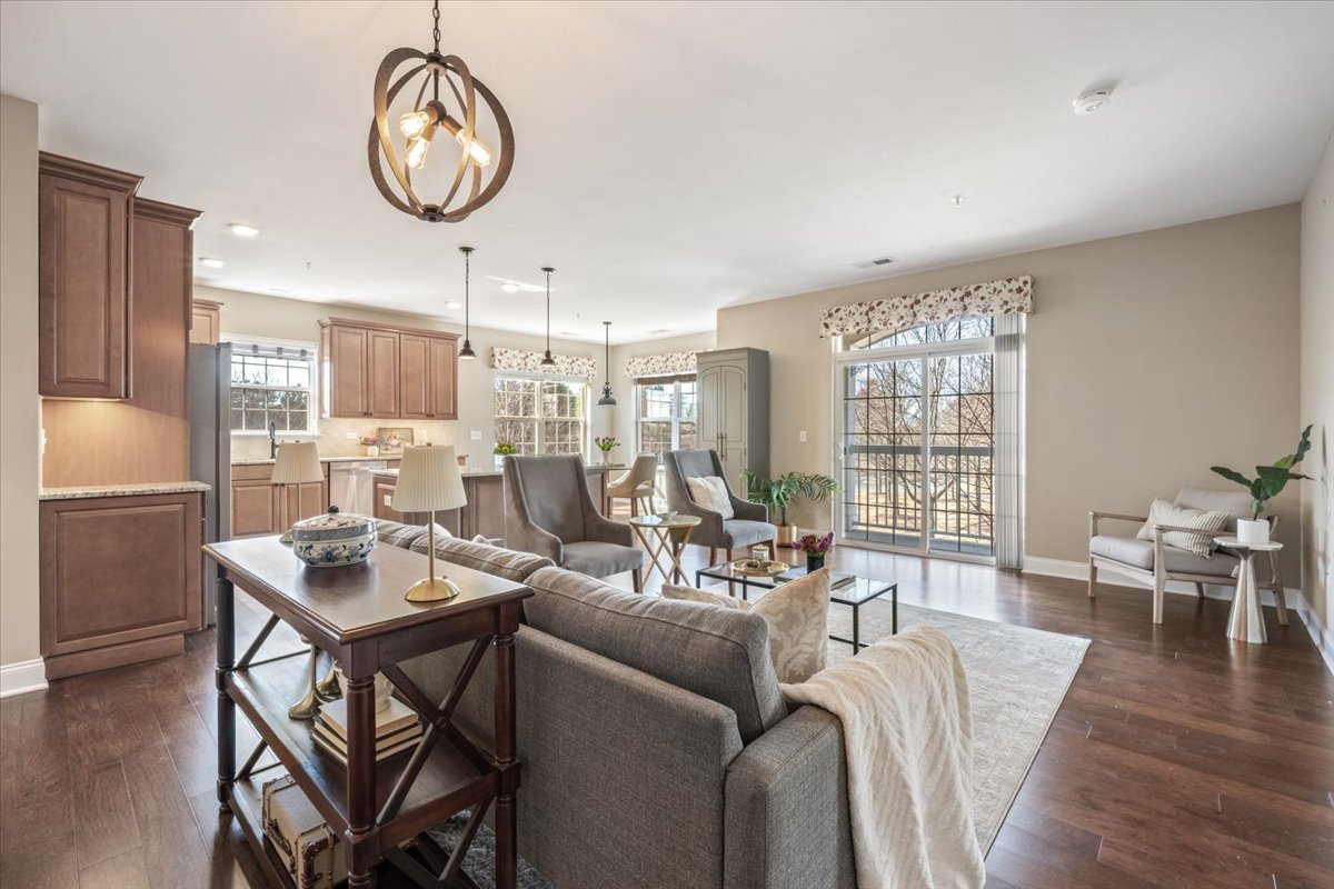 2701 Commons Drive, Unit 210 Glenview, IL 60026 - Photo 3 of 19