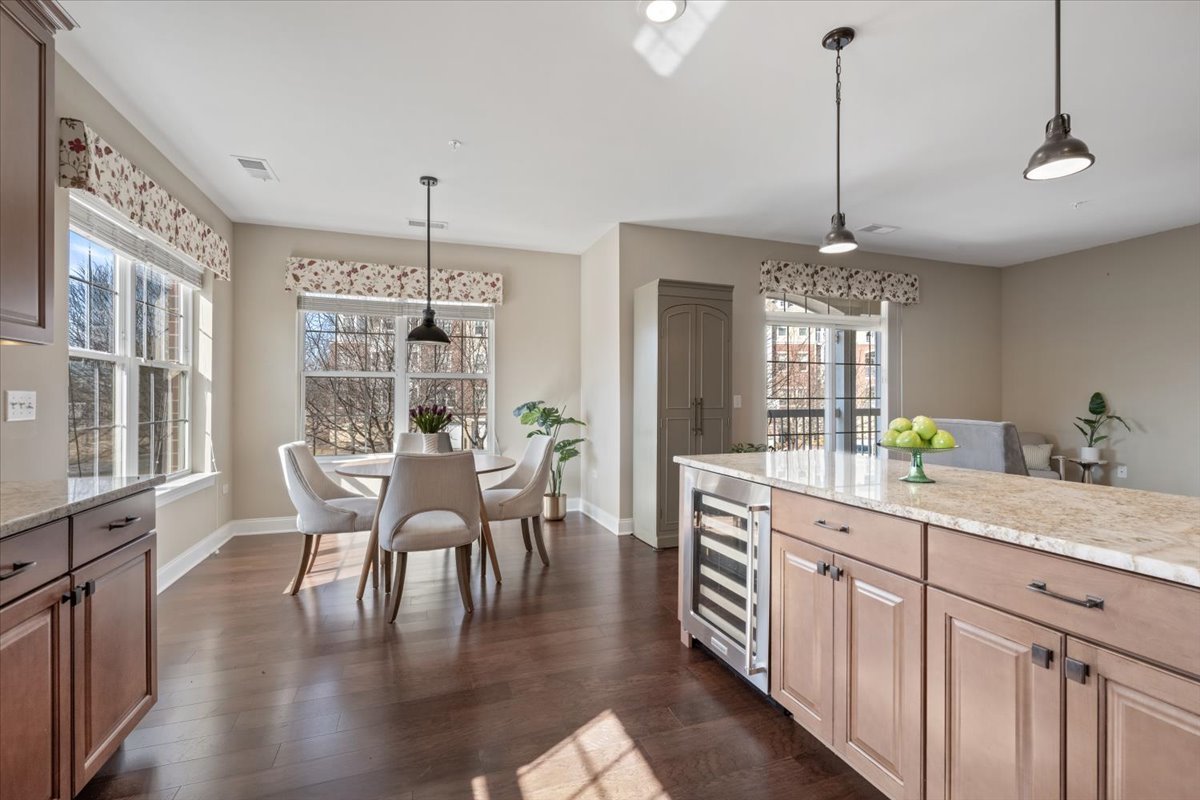 2701 Commons Drive, Unit 210 Glenview, IL 60026 - Photo 9 of 19