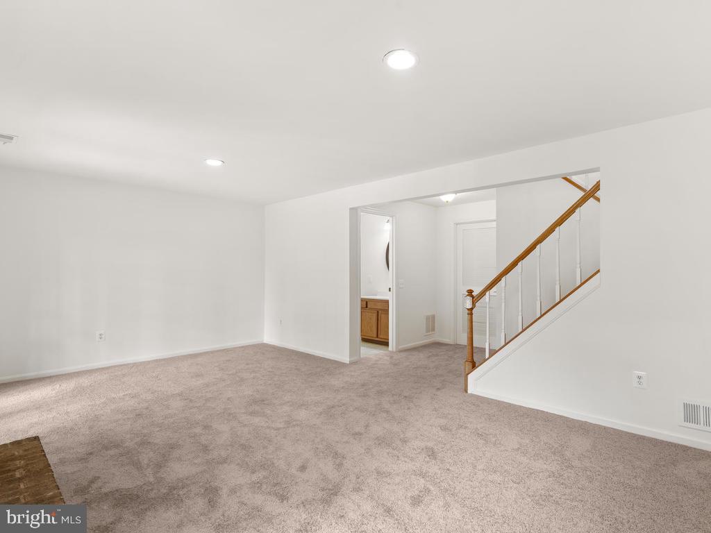 645 Concerto Lane Silver Spring, MD 20901 - Photo 28 of 39 Family Room View