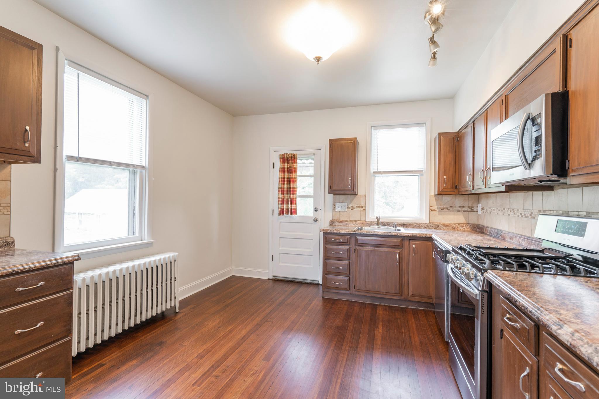 25 Cameron Road Willow Grove, PA 19090 - Photo 9 of 39 Gallery Image 9