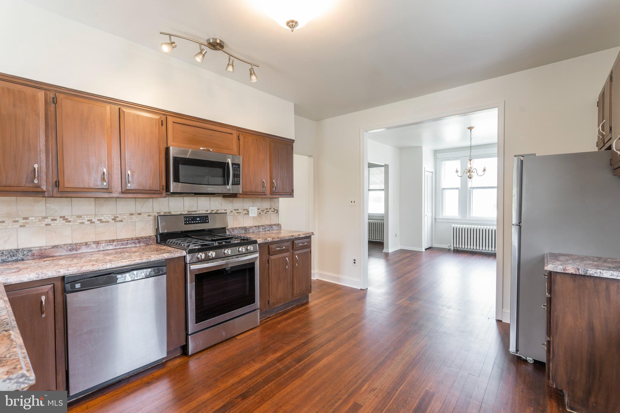 25 Cameron Road Willow Grove, PA 19090 - Photo 10 of 39 Gallery Image 10