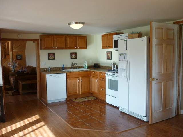 13450 Metcalf Road Yale, MI 48097 - Photo 6 of 12 31080257-5.JPG