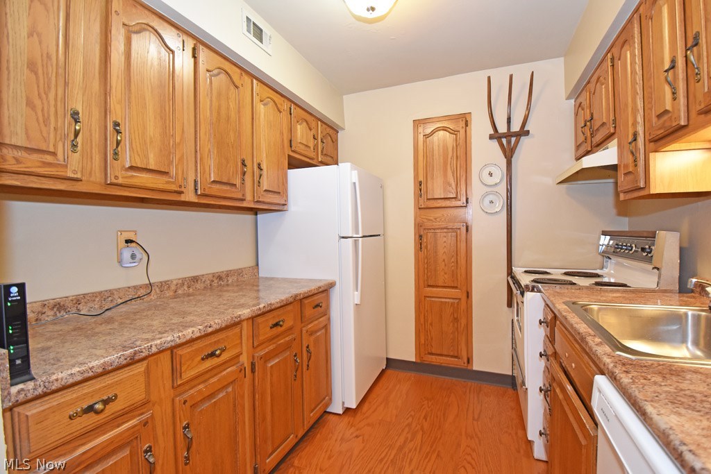 20301 Shelburne Road, Unit 4A Shaker Heights, OH 44118 - Photo 10 of 17 Gallery Image 10