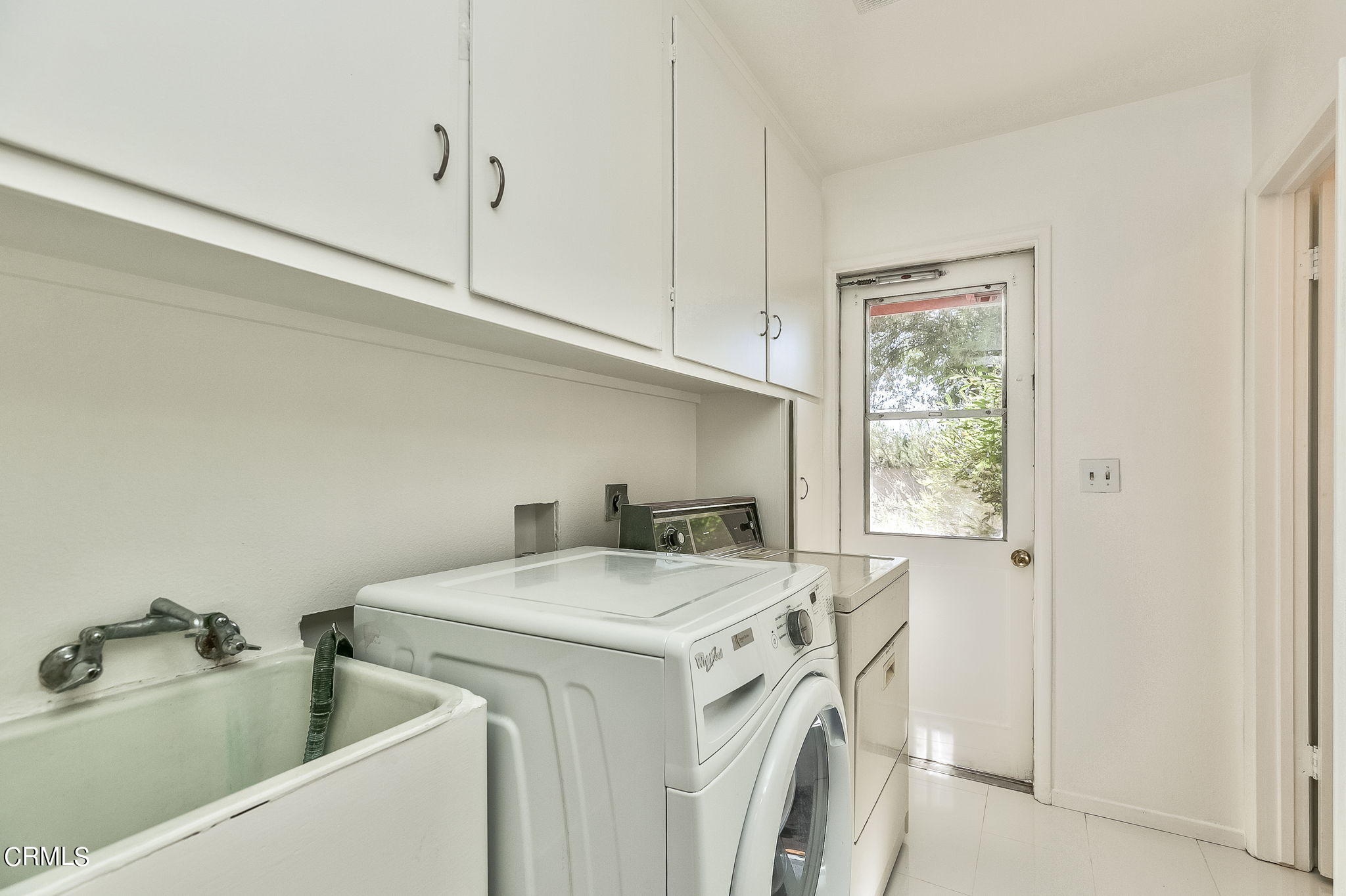 12239 Sisar Road Ojai, CA 93023 - Photo 19 of 36 Laundry & BA #2