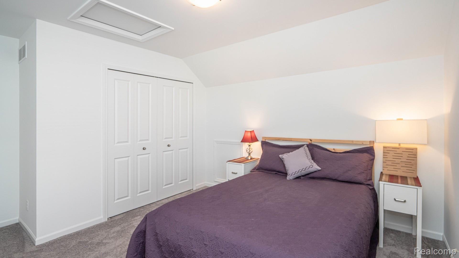 2560 Massoit Road Royal Oak, MI 48073 - Photo 50 of 65 079_28.jpg