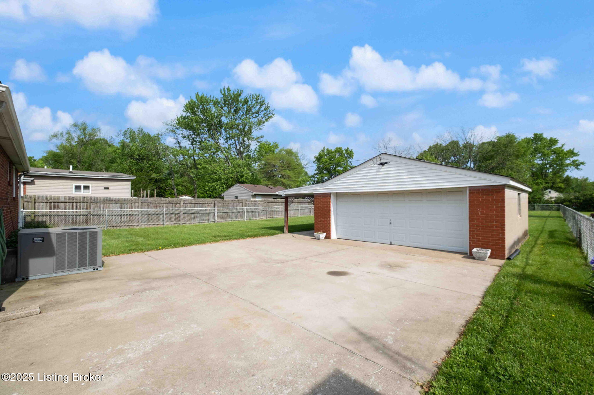2405 Donna Road Louisville, KY 40216 - Photo 20 of 31 2405 Donna Rd-6