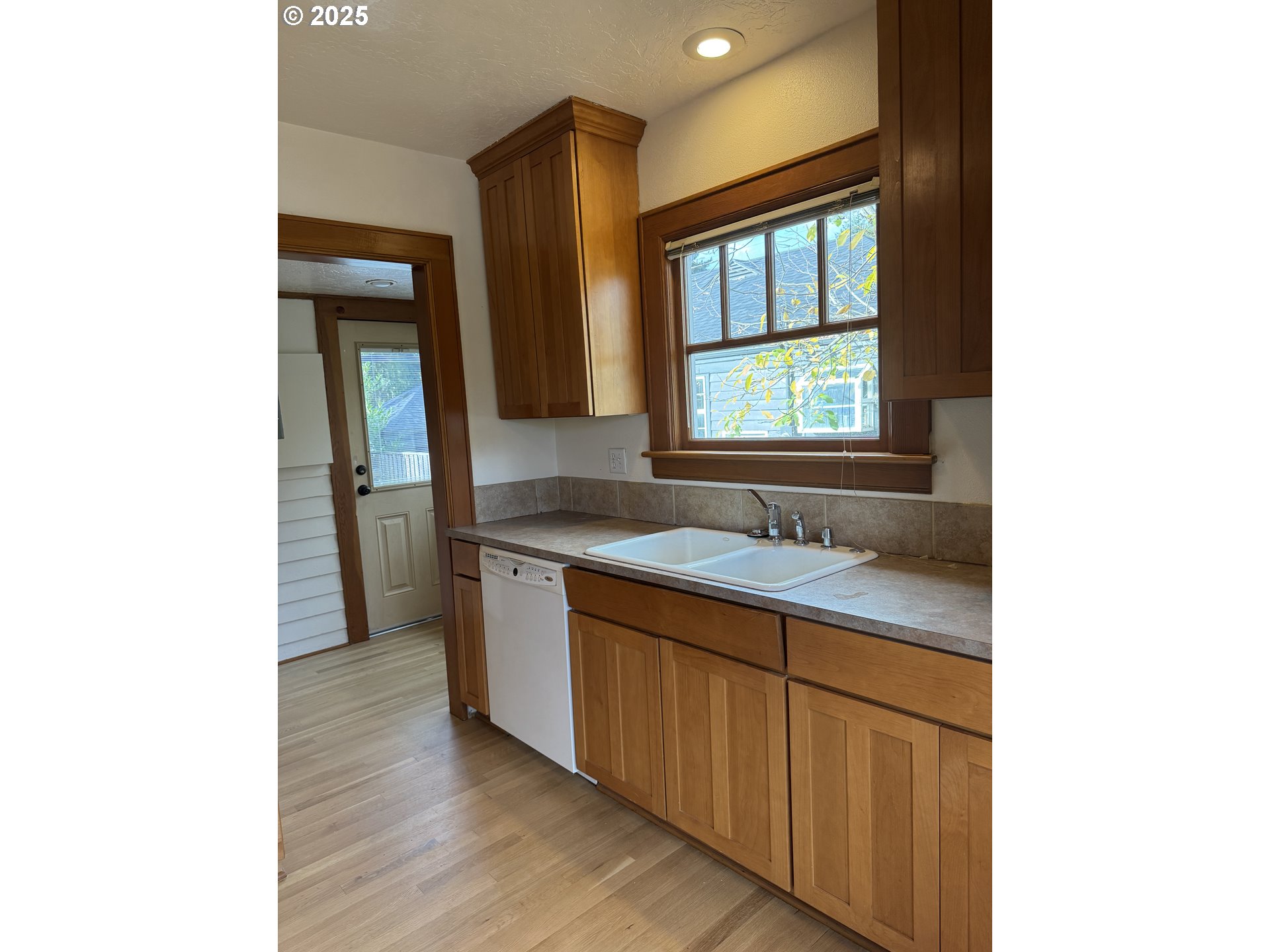 480 River Road Eugene, OR 97404 - Photo 14 of 40