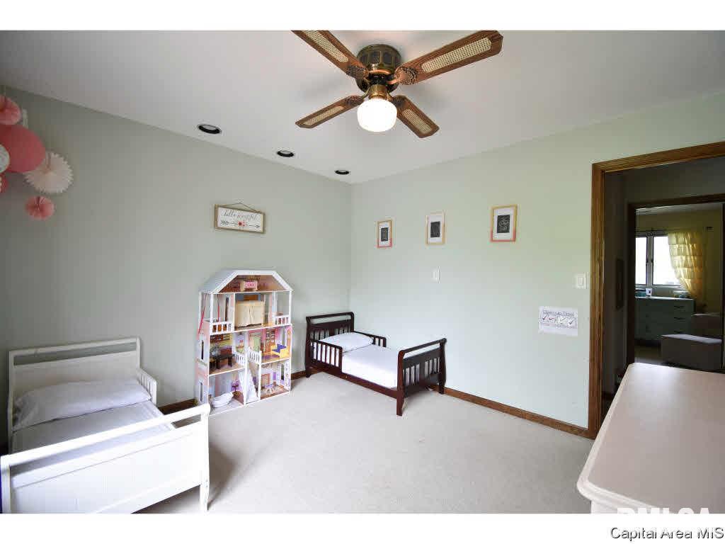 28 Crusaders Road Springfield, IL 62704 - Photo 11 of 25