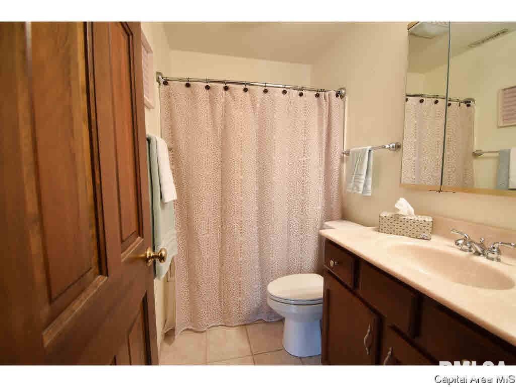 28 Crusaders Road Springfield, IL 62704 - Photo 15 of 25