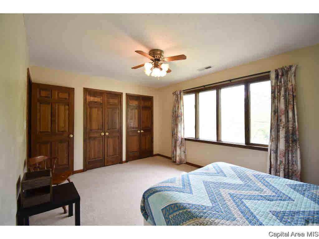 28 Crusaders Road Springfield, IL 62704 - Photo 17 of 25