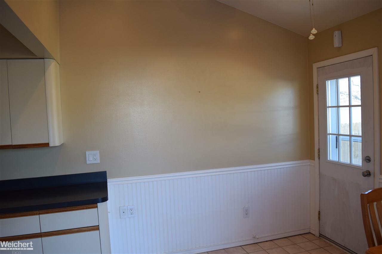 18021 Rainbow Road Fraser, MI 48026 - Photo 26 of 61 31371716-25.JPG