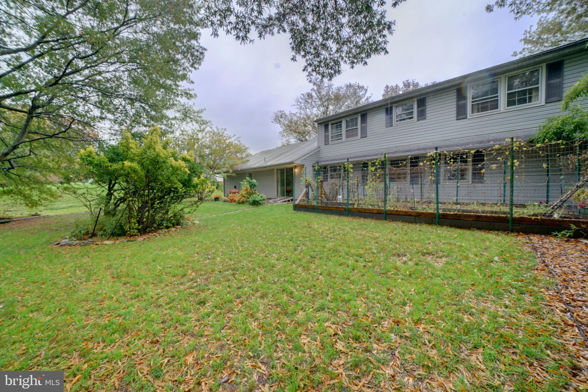12310 Shadetree Lane Laurel, MD 20708 - Photo 2 of 54 Large flat yard with patio