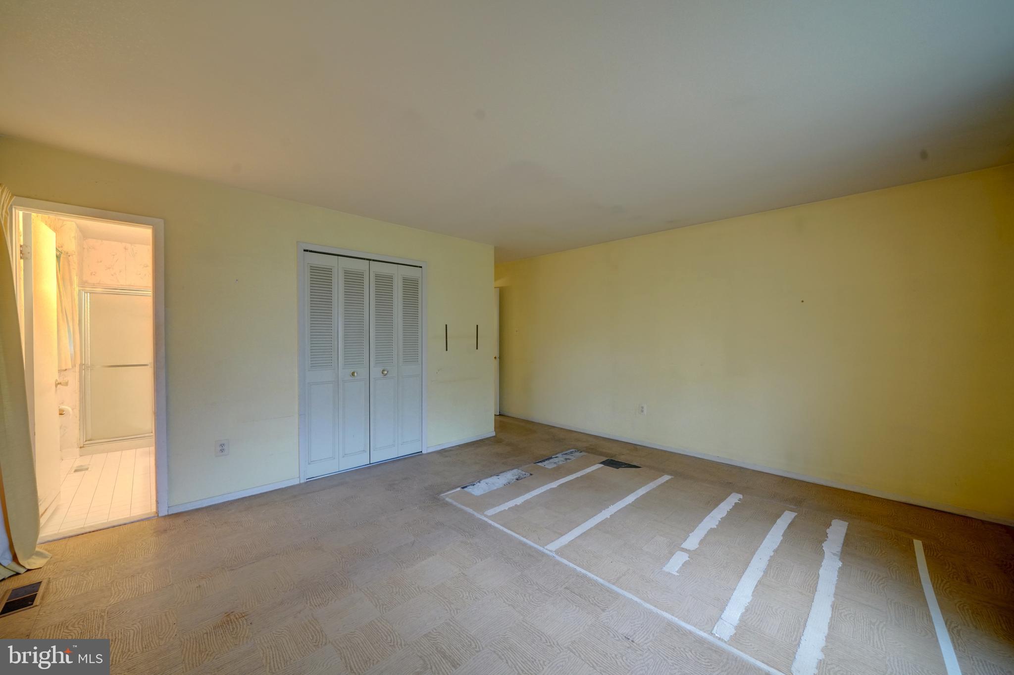 12310 Shadetree Lane Laurel, MD 20708 - Photo 27 of 54 Full bath off the owners suite