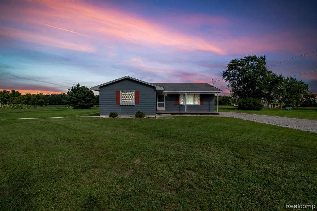 5290 Deland Road Flushing, MI 48433 - Photo 10 of 26