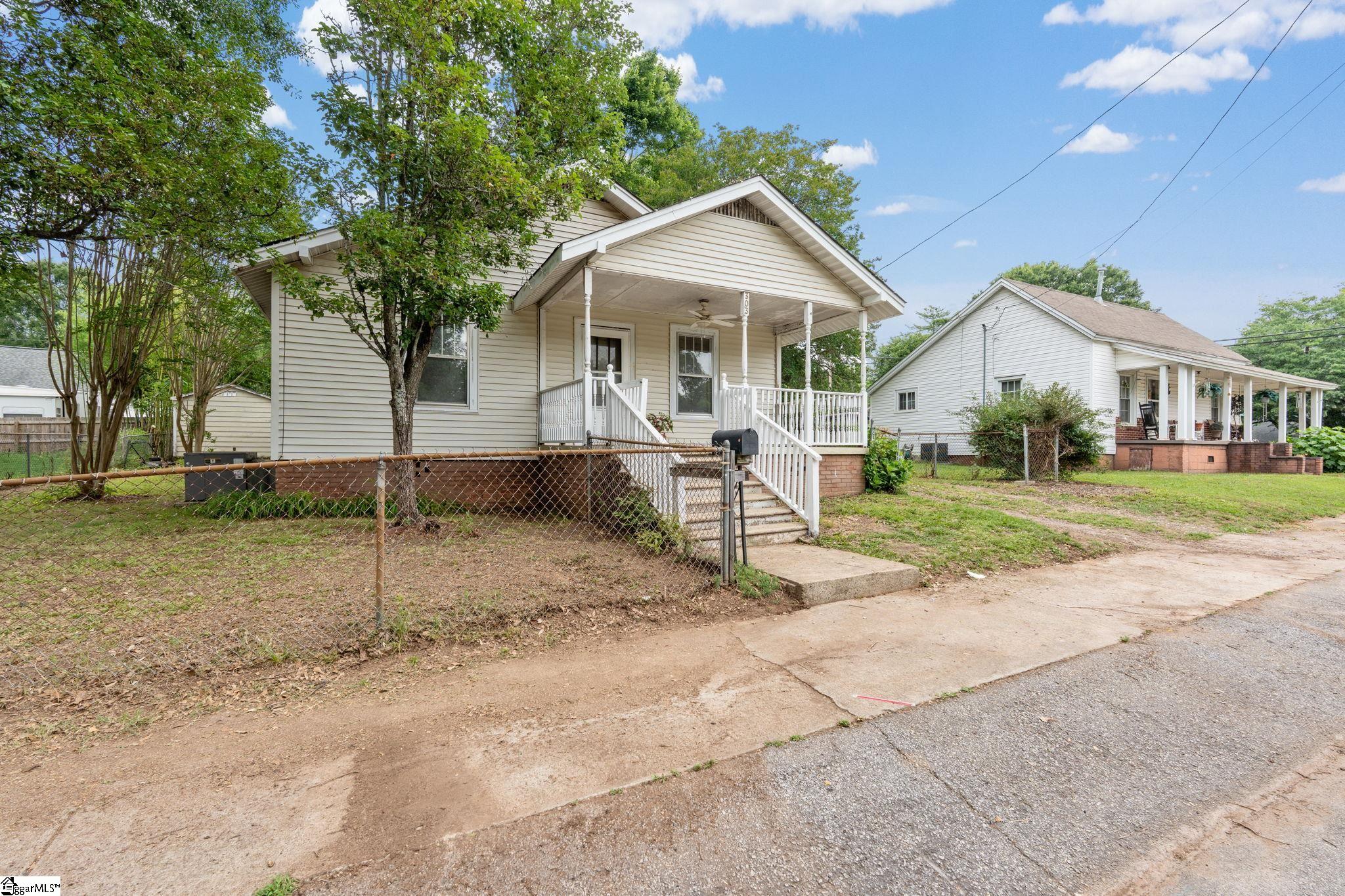 303 Front Street Easley, SC 29640 - Photo 2 of 28