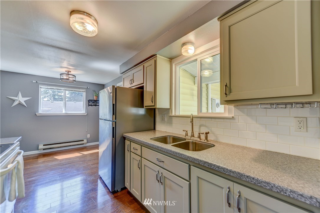 5007 236th Place Southeast Bothell, WA 98021 - Photo 5 of 20