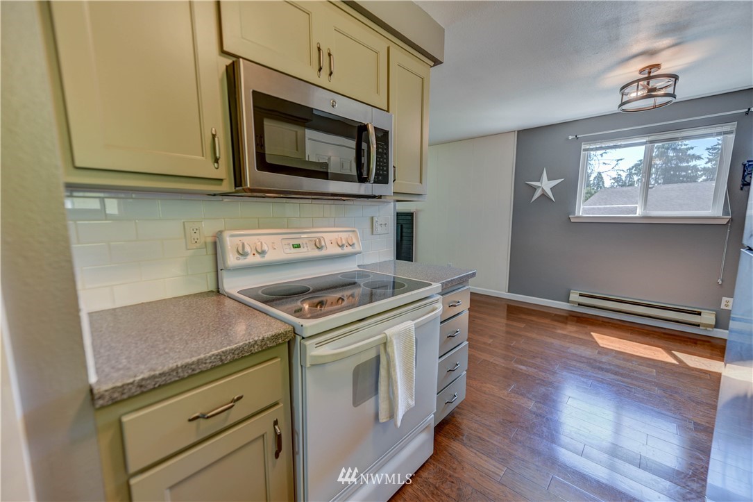 5007 236th Place Southeast Bothell, WA 98021 - Photo 7 of 20