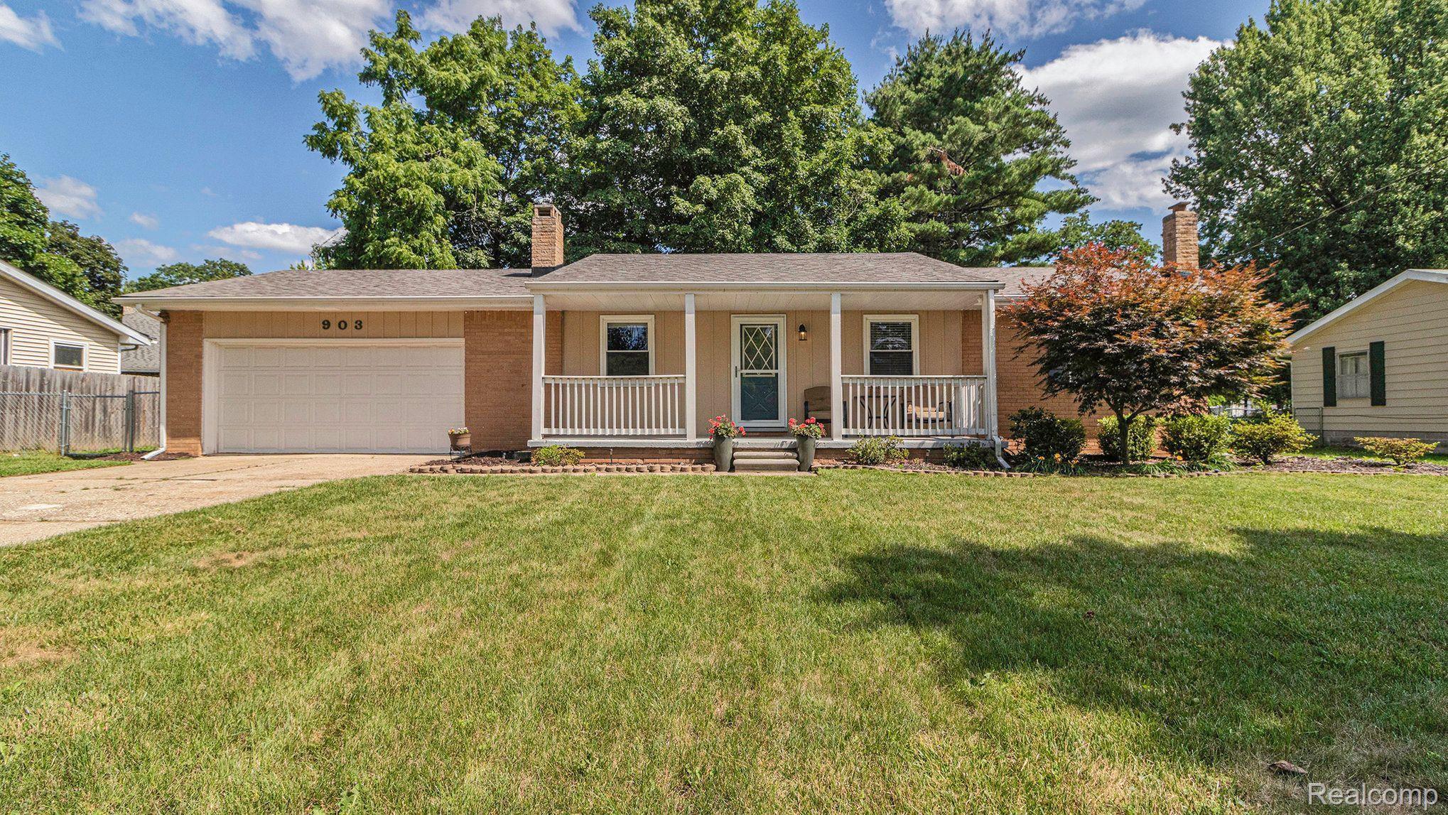 903 Brighton Lake Road Brighton, MI 48116 - Photo 1 of 16 Gallery Image 1