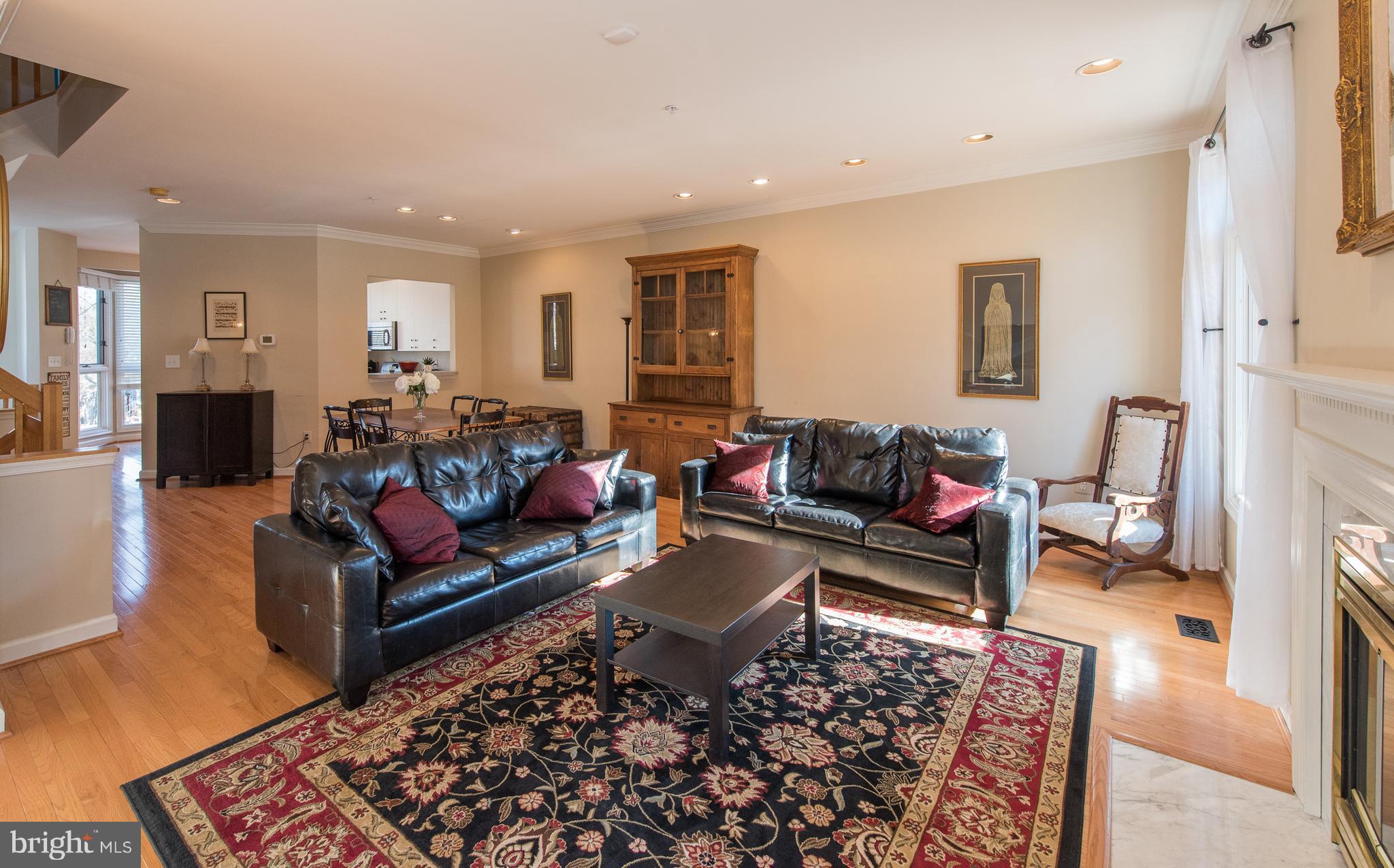 15 Stridesham Court Baltimore, MD 21209 - Photo 3 of 29 Living Room