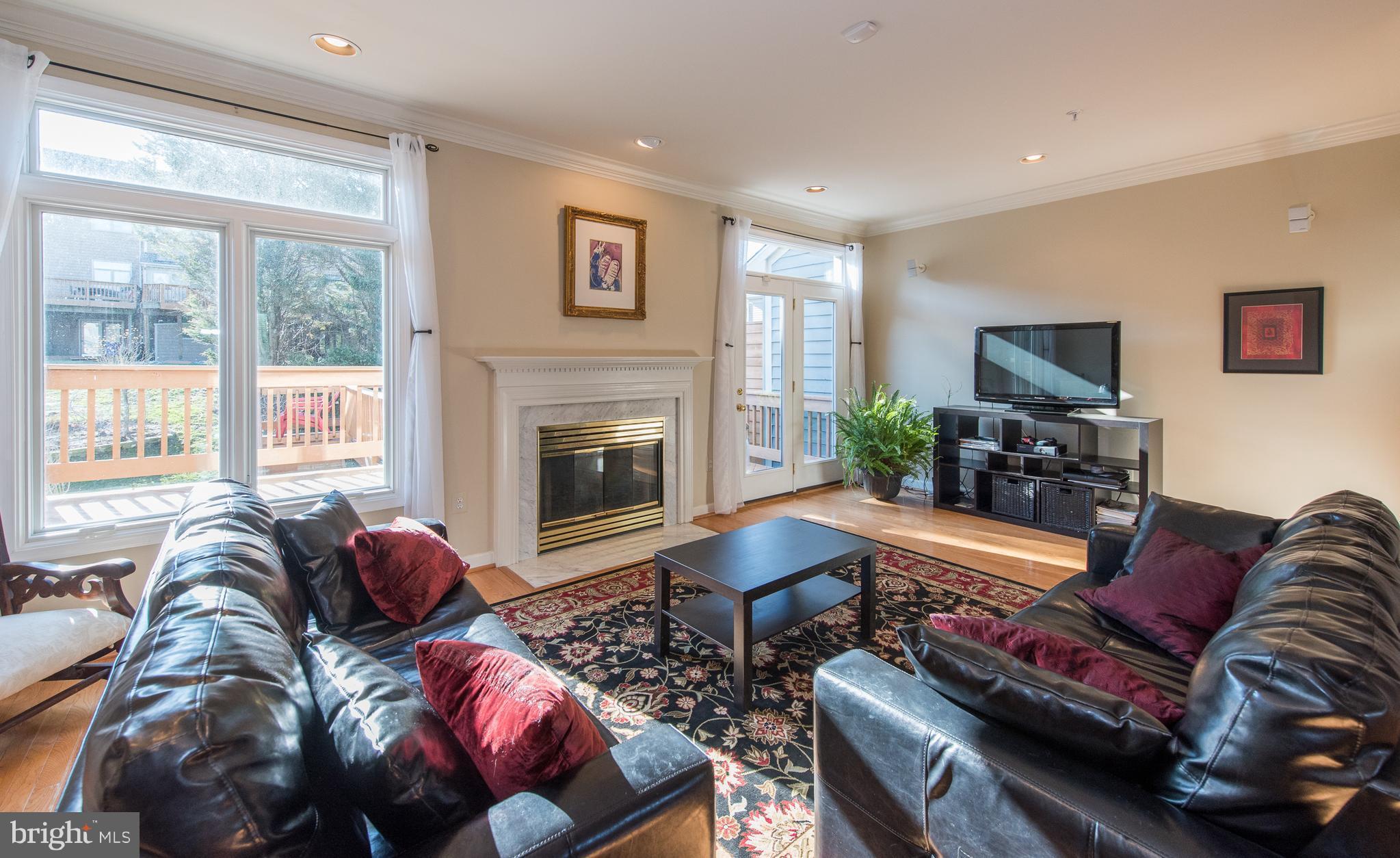 15 Stridesham Court Baltimore, MD 21209 - Photo 5 of 29 Living Room